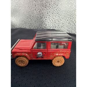 2006 Matchbox Land Rover 90 Red w Skull 360 Pop Up Pirate Island Loose Model Car